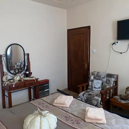 Venias House 1 Apartment
