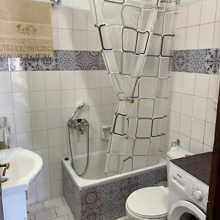 Apartment Venias House 1 *